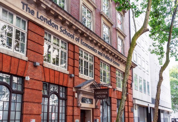 The London School of Economics and Political Science (LSE), founded in 1895, is a leading university in London specializing in social sciences. It is renowned worldwide for its research and teaching in economics, politics, sociology, law, and international relations. LSE attracts students from over 150 countries, making it a highly diverse and globally influential institution.