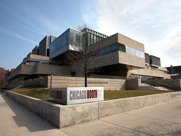 The University of Chicago Booth School of Business, founded in 1898, is a top global business school known for its analytical approach. It offers MBA, Executive MBA, and PhD programs with campuses in Chicago, London, and Hong Kong.