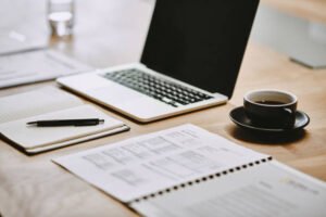 The UC Berkeley Science of Happiness course is a free, self-paced online program exploring the science behind happiness. It covers topics like gratitude, mindfulness, and social connection, helping learners apply practical strategies to boost well-being.